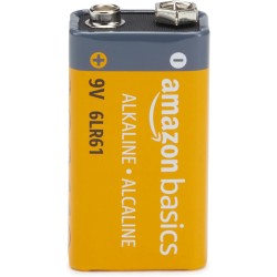 Amazon Basics Lot de 4 piles alcalines 9 V, 9V/6LR61, durée de conservation de 5 ans, pour détecteur de fumée/CO, électroniques 
