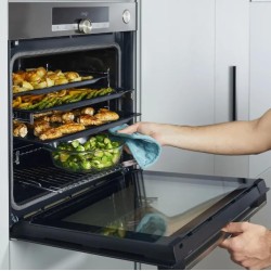 Four électrique multifonction Hisense O643PX, encastrable, 77 litres, 60 cm, combiné, vapeur, fonction pizza 300°, pyrolyse, cou