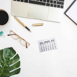 Lot de 25 mini blocs de calendrier 2026 – Calendrier en papier blanc cousu pour cadeau personnalisé – Petit calendrier de bureau