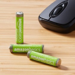 Amazon Basics Lot de 4 piles rechargeables AAA NiMH haute capacité, 850 mAh, 1,2 V, rechargeables 500 fois, préchargées