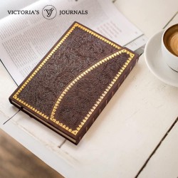 VICTORIA'S JOURNALS Journal magnétique, carnet vintage sculpté en similicuir avec couverture rigide, pages lignées, ruban marque