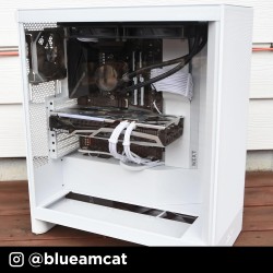 NZXT H7 Flow RGB - Boîtier PC ATX Moyen Format - Ventilateurs RGB - Ventilateur RGB Struct. Unique 360 mm Inclus - Gestion des c