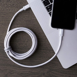 Amazon Basics Câble USB-C vers Lightning en nylon tressé, chargeur certifié MFi pour iPhone 13/12/11/X/XS/XR/8 - 1.8 m, argenté