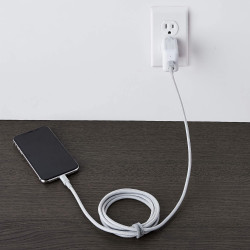 Amazon Basics Câble USB-C vers Lightning en nylon tressé, chargeur certifié MFi pour iPhone 13/12/11/X/XS/XR/8 - 1.8 m, argenté