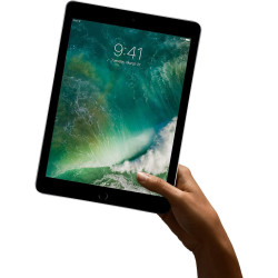 Apple iPad 9.7 (5e Génération) 32Go Wi-Fi + Cellular - Gris Sidéral - Débloqué (Reconditionné)