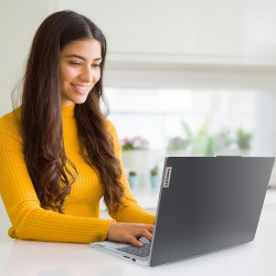 Lenovo IdeaPad 3 Ordinateur portable 15,6" FHD (1920 x 1080), Intel Core i3-1215U, 8 Go de RAM, SSD 512 Go, Windows 11 Home, WiF