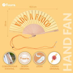 Fisura – Éventail en bois original avec message “vado a fuoco”. Accessoire moderne et coloré, ventilateur de poche jaune avec cr