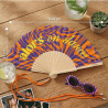 Fisura – éventail original avec message “alors on dance”. accessoire en bois moderne et coloré. ventilateur à main orange et vio