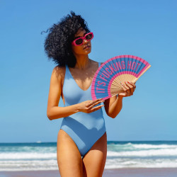 Fisura – Éventail en Bois Moderne avec Message “f*cking Hot”. Ventilateur de Poche coloré en Bleu et Rose, Accessoire au Style U