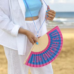 Fisura – Éventail en Bois Moderne avec Message “f*cking Hot”. Ventilateur de Poche coloré en Bleu et Rose, Accessoire au Style U