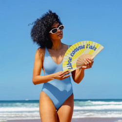 Fisura – Éventail en Bois au Design rayé Jaune avec Message “Libre comme l’air”. Accessoire Tendance et coloré, Ventilateur de P