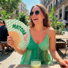 Fisura – Éventail en Bois « Matcha Club », éventail à Main Moderne Vert à Rayures, Accessoire été Tendance avec dragonne Incluse