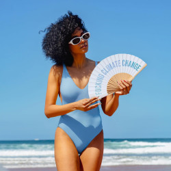Fisura – Éventail en bois moderne avec message “fucking climate change”. Accessoire coloré et tendance, ventilateur de poche ble