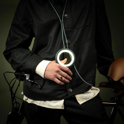 Bily Lampe de Lecture Vert Kaki, LED avec 3 intensités d'éclairage, Ultra légère, Fonctionne sans Batterie ni Piles, Branchement