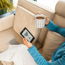 Woxter E-Book Scriba 195 S - Lecteur-Compact Noir de Livres électroniques de 4.7 Pouces (960x540, écran Blanc perlé e-LIK, epub,