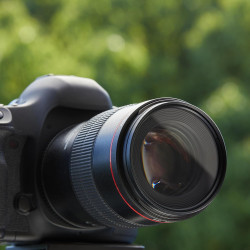 Amazon Basics 72 mm Filtre de Protection UV Circulaire pour des Images Plus Nettes, Protège Contre la Poussière, la Saleté et le