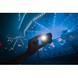 GoPro LIT Hero - Caméra d'action légère, compacte et étanche avec éclairage intégré, vidéo Ultra HD 4K60, Photo 12 MP, écran Tac