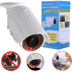 Caméra de surveillance factice avec LED clignotante dans un boîtier protégé contre les intempéries, fausse caméra de sécurité CC
