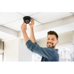 O&W Security Caméra factice, fausse caméra avec objectif et LED clignotante, utilisation à l’intérieur et à l’extérieur