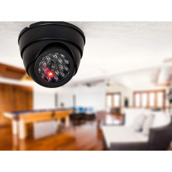 O&W Security Caméra factice, fausse caméra avec objectif et LED clignotante, utilisation à l’intérieur et à l’extérieur