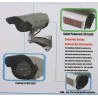 BW Caméra factice – Fausse caméra de vidéosurveillance à énergie solaire avec lumière LED clignotante, utilisation en intérieur 