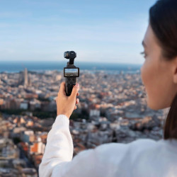 Bundle Essentiel DJI Osmo Pocket 4, caméra vlog de Poche avec nacelle, capteur CMOS 1 Pouce et 4K/240 IPS, stabilisation sur 3 A