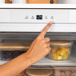 Cecotec mini congélateur intégrable de 101 l bolero coolmarket tf bi 101 blanc e. écran tactile, fast freezing, porte réversible