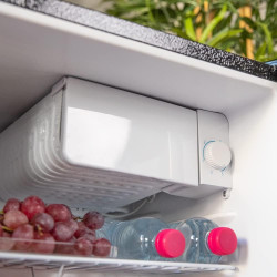 Cecotec mini frigo grandcooler 20000 silentcompress noir e. grand volume de 46 l, porte réversible et petit congélateur. design 