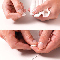 UHU Patafix - Pastilles Adhésives Prédécoupées - Fixation Rapide et Propre - Testées Sous Contrôle Dermatologique - Blanches - 8