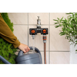 Distributeur 2 voies GARDENA : possibilité de raccorder 2 appareils au robinet, convient pour les programmateurs et minuteries d