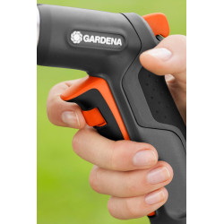 Pistolet d'arrosage et nettoyage Premium de Gardena : pistolet robuste pour le nettoyage et l'arrosage, protection contre le gel