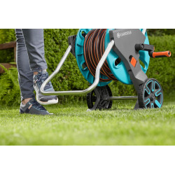 Gardena Kit dévidoir CleverRoll M Easy : dévidoir sur roues d'une capacité de 60 m, particulièrement stable, avec guidage confor