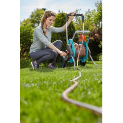 Gardena Kit dévidoir CleverRoll M Easy : dévidoir sur roues d'une capacité de 60 m, particulièrement stable, avec guidage confor