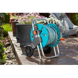 Gardena Kit dévidoir CleverRoll S : dévidoir avec tuyau Classic de 20 m et lance d'arrosage, arrêt anti-goutte, côté de manivell