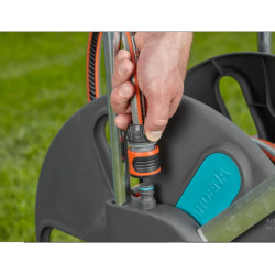 Dévidoir CleverRoll L Easy de Gardena : dévidoir sur roues d'une capacité de 100 m, particulièrement stable, avec guidage confor