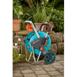Gardena Dévidoir CleverRoll M Easy : dévidoir sur roues d'une capacité de 60 m, particulièrement stable, avec guidage confortabl