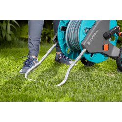 Gardena Kit dévidoir CleverRoll M : dévidoir avec tuyau Classic de 20 m, lance d'arrosage, clip de rangement, arrêt anti-goutte,