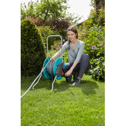 Gardena Kit dévidoir CleverRoll M : dévidoir avec tuyau Classic de 20 m, lance d'arrosage, clip de rangement, arrêt anti-goutte,