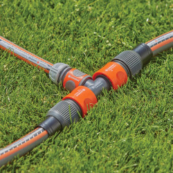 Dérivation en T grand débit de Gardena : adaptateur du système grand débit au système Original de Gardena, pour un débit d'eau é
