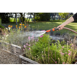 Lance d'arrosage grand débit de Gardena : lance de jardin à grand débit, réglable en continu, adaptée aux tuyaux de 19 mm (3/4 P