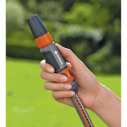 Nécessaire d'arrosage 13 mm (1/2 Pouce) et 15 mm (5/8 Pouce) de Gardena : kit de raccordement au robinet avec lance d'arrosage (