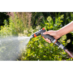 Nécessaire de base Premium pour l'arrosage de Gardena : kit de raccordement avec pistolet d'arrosage, pièces de raccordement pou