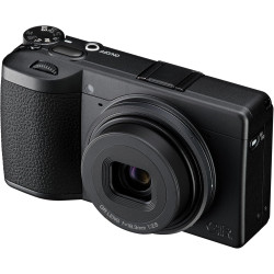RICOH GR IV Monochrome avec capteur d'image CMOS dédié, spécialement conçu pour la photographie monochrome. NOUVEAU capteur CMOS
