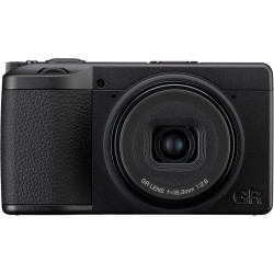 RICOH GR IV Monochrome avec capteur d'image CMOS dédié, spécialement conçu pour la photographie monochrome. NOUVEAU capteur CMOS