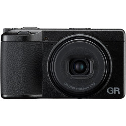 RICOH GR IV HDF, modèle amélioré du GR IV avec filtre de diffusion intégré. Appareil photo numérique compact haut de gamme ultim
