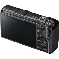 RICOH GR IV HDF, modèle amélioré du GR IV avec filtre de diffusion intégré. Appareil photo numérique compact haut de gamme ultim