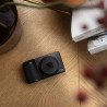 RICOH GR IV HDF, modèle amélioré du GR IV avec filtre de diffusion intégré. Appareil photo numérique compact haut de gamme ultim