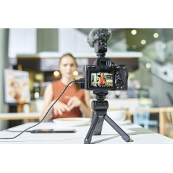 Sony Alpha 7 IV | Appareil photo Hybride Expert Plein Format (33 Mégapixels, Mise au point AF en temps réel, Rafale à 10 images/
