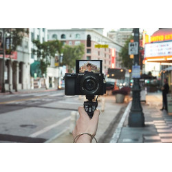 Sony Alpha 6100, Appareil Photo Numérique Hybride APS-C en kit avec l'Objectif Zoom E 16-50mm f/3.5-5.6 PZ OSS ( AF en 0.02s, Su