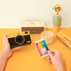 Kodak Mini Shot 2 Retro 4Pass 2-in-1 Appareil Photo Instantané and Imprimante Photo Portable (5,3x8,6cm) + 8 Feuilles, Jaune